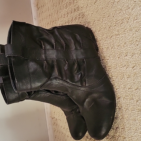 Boots - Picture 2 of 4